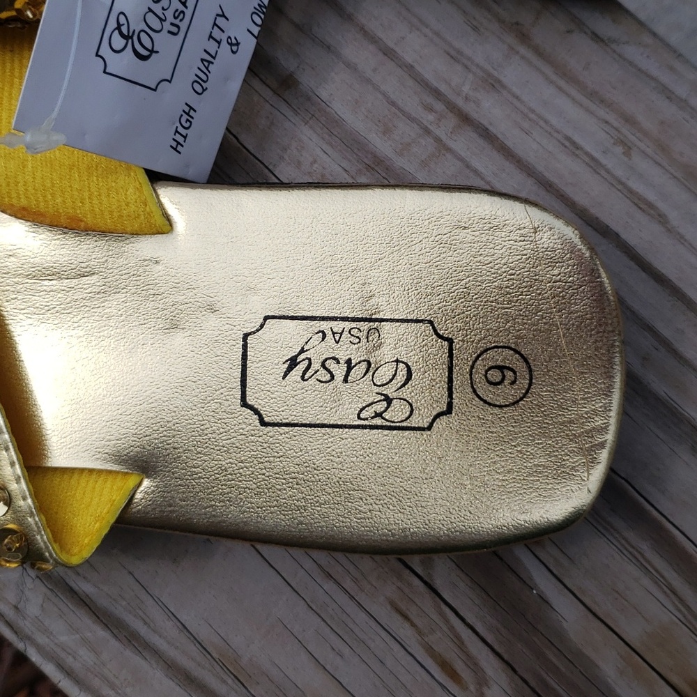 NWT Easy USA women's gold sequence flip flop sandals - Picture 5 of 11